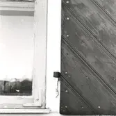 Stuga på Målilla församlingshems plan (f.d. tingshus).