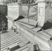 Putsskador på taket till Kalmar teater.