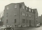 Bostadshus på Trädgårdsgatan. Bilderna är tagna inom ramen för Kalmar kommuns  av  inventering av stadens bebyggelse 1974,