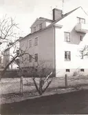 Ett bostadshus i kvarteret Gullvivan.