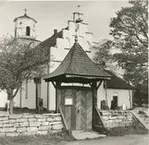 Stigluckan vid Gärdslösa kyrka.