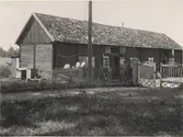 Gårdsplan samt stall- och ladugårdsbyggnad hos Alvar Nilsson i Drageryd.