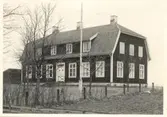 Gamla tingshuset i Staby numera lantmannaskola. Övervåning tillbyggd.