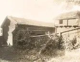 Knuttimrad lada med korsknut i Haddarp.