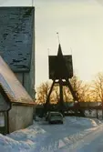 Klockstapeln vid Mortorps kyrka.