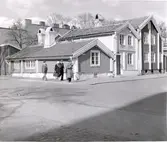 Tripp-trapp-trull, tre små hus som bevarats på västra Kvarnholmen där annars merparten av bebyggelsen är sentida.