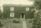 Äldsta, oförändrade gården i Torsås by. Fotografen minnes den sådan sedan 55 år tillbaka.