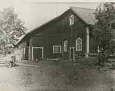 Motiv från en ladugård i Stensnäs.