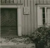 Triabo gästgiveritavla. Gästgiveriet uppehölls på varje gård 1 år i sänder. Det var här 9 gårdar och 1 år på fjärdingen och ½ år på åttingen. På denna gård var det två år.