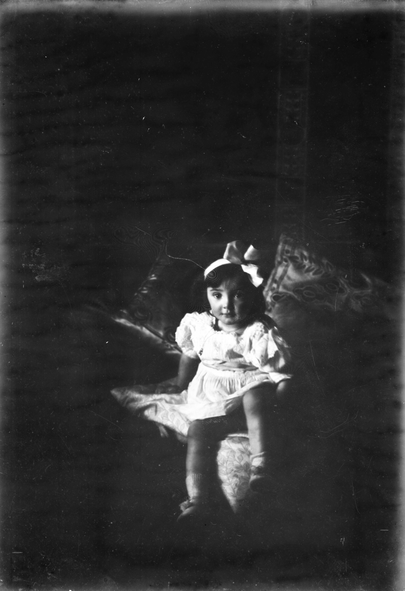 Calla Helena Sundbeck, Sannolikt Margit von Otter, dotter till Helga och Eric von Otter på Västanå.