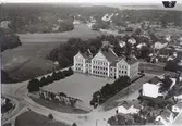 Flygfoto över Norra Folkskolan från 1900 i Oskarshamn.