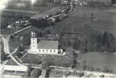 Flygfoto över Runstens kyrka.