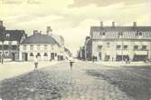 Larmtorget i Kalmar. De hus som syns på denna bild från runt sekelskiftet 1900 finns faktiskt kvar än idag.