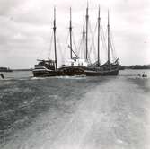 Baltic och Britta av Påskallavik, under reparation i Timmernabben.