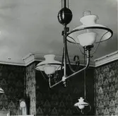 En fotogentaklampa i telefonstationen.