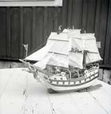 Modell av  Kalmar Nyckel, det fartyg som tog de första svenska emigranterna till Amerika 1638.