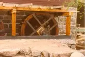 Vattenhjul på Stensfors kvarn under restaureringen 1976-1977.