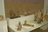 Träskulpturer vid utställningen Former i trä på Kalmar konstmuseum.