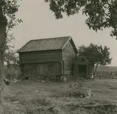 Bod i Virserum. Vanlig typ med utkragande övervåning.