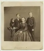 Från vänster: Carl, Matilda och eventuellt Ebehard Rosenblad.