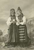 Gertrud och Helfrid Nilsson, Therése Wallgrens döttrar.