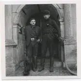 Två sotare vid Kalmar slott på 1920-talet.