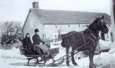 Transport med häst och släde på vintern i Segerstad.
