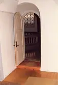 Dörr ut till altaret i Mortorps kyrka.