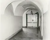 Entrén i Kalmars rådhus med kryssvalv.