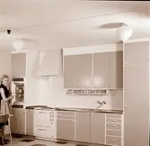 I samband med att byggandet av hyreslägenheter tog fart under 1950-talet började byggmästare Ivar Tegnander tillverka egna köksutrustningar. Verksamheten expanderade och under 1960-talet bildades AB Standardsnickerier, senare Kalmarkök, som tillverkade köksinredningar för såväl flerbostadshus som villor. Verksamheten bedrevs i kvarteret Giraffen. När den upphört övertogs lokalerna av Kooperativa Förbundet som öppnade Obs! stormarknad.