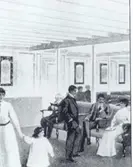 Titanic.
Läsrum med teakinredning.