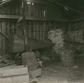 Interiör av smedjan i Holmskog, Mellanbyn.