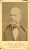 Eric Lorentz Kreuger, Son till Anders Lorentz Kreuger (1791-1859) och hans hustru Maria Callerström, dotter till handlare i Påskallavik. Bodde i  Skällby, Kvarnlyckan.  Fotograf och lantbrukare, född 1823, död 1913. gift 1857 med Carolina Eleonora Sophia Brusenius (1820–1888). Brodern Pehr Edvard, (1820–1894), övertog samman med svågern Joseph Jennings, (1817-1850) fadern Anders Lorentz´ rederirörelse. 
Erik hade ntressen i Fredriksdahls tändsticksfabrik.  År 1871 övertog Pehr Edward tillsammans med sin bror Erik Lorentz Kreuger och dennes svåger John Jennings tändsticksfabriken genom bolaget P.E. Kreuger & Jennings som kom att bli grundstenen till familjen Kreugers tändsticksimperium.  Verksamheten utvecklades av Pehr Edvards söner Ernst August (1852–1946) och Fredrik (1858-1932), gift 1892 med Emily Griffins, etablerade en grossiströrelse i tändsticksbranschen i London på 1880-talet varvid Ernst Kreuger i huvudsak ensam svarade för driften av brödernas tre tändsticksfabriker i Kalmartrakten. Ernst August Kreuger var gift med Jenny Forsmann, dotter till lantmätare Alarik Forsmann som ledde den omtalade expeditionen till Transvaal 1862. Ernst August och Jenny fick sex barn varav sönerna Ivar (1880-1932) och Torsten (1884-1973) Kreuger är de mest kända.