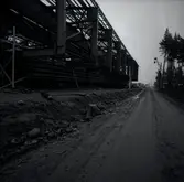 Vy från byggandet av Ölandsbron. Från Svinö med vägbanken bredvid bron.