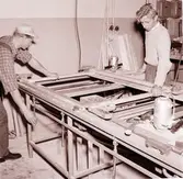 I samband med att byggandet av hyreslägenheter tog fart under 1950-talet började byggmästare Ivar Tegnander tillverka egna köksutrustningar. Verksamheten expanderade och under 1960-talet bildades AB Standardsnickerier, senare Kalmarkök, som tillverkade köksinredningar för såväl flerbostadshus som villor. Verksamheten bedrevs i kvarteret Giraffen. När den upphört övertogs lokalerna av Kooperativa Förbundet som öppnade Obs! stormarknad.