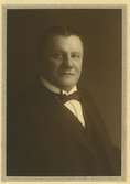 Porträtt av redaktören Gustaf Petersson, född 1879-01-02.