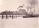 Tullhamnen med kvarnen vintern 1900.