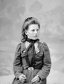 Ateljé. 
Dam. 
Fotograf: Ellen Kock? Axel Lundbäck m.fl.
Gullspångssamlingen.
Bilder från Gullspång med omnejd.