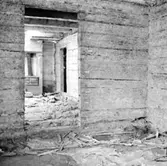 Flyttad till Stadsträdgården i Skara som flygel till Kråks herrgård.