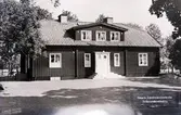 Skara lantmannaskola. 1884-. Huvudman bla Hushållningssällskapet till 1958, därefter landstinget. Flyttad till Uddetorp 1943.