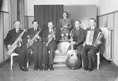 Dixi orkester.
1. Ingvar Wall
2. Folke Jonsson
3. Gustav Persson
4. Geron Fagerström
5 och 6 bröderna Eriksson