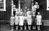 Götlunda skola 1940-talet.
Ruth Fors, Inga Sigurd, Ing-Britt Fredriksson, Birgitta Sahlin, Ingrid Johansson, Marianne Ekblom, Lennart Johansson, Olle Karlsson, Palle Wilsson, Rolf Karlsson.