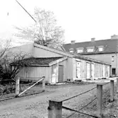 Bilden visar uthuset mot gatan på Jupiter 14, Skolgatan 11.