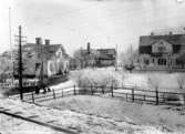 Karin Bäckström f. 1880 drev fotoateljé på Vasagatan 5 i Töreboda. Hon tog över den av sin far Thure Bäckström, som hade etablerat firman 1886, och hon drev den mellan 1896 -1916.
Karin Bäckström gifte sig år 1917 med John Knape.