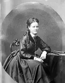 Maria Bäckström f. Lilja från Söder i Stockholm.
Thure och Maria Bäckström, föräldrar till Karin, Greta och Erik Bäckström. 

Karin Bäckström f. 1880 drev fotoateljé på Vasagatan 5 i Töreboda. Hon tog över den av sin far Thure Bäckström, som hade etablerat firman 1886, och hon drev den mellan 1896 -1916.
Karin Bäckström gifte sig år 1917 med John Knape.