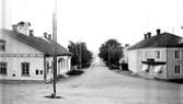 Karin Bäckström f. 1880 drev fotoateljé på Vasagatan 5 i Töreboda.
Hon tog över den av sin far Thure Bäckström, som hade etablerat firman 1886, och hon drev den mellan 1896-1916.
Karin Bäckström  gifte sig år 1917 med Johan Knape.