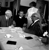 Thure Elgåsen. f. 26/6-1910 d. 6/9-1985. 
Tivedenkännare, konsthantverkare, scoutledare och hembygdsföreningsman.