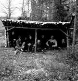 Thure Elgåsen. f. 26/6-1910. d. 6/9-1985. 
Tivedenkännare, konsthantverkare, scoutledare, hembygdsföreningsman. 
Övrig information se personarkiv i Västergötlands museum, Skara.