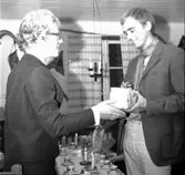 2002-07-03,AS. Thure Elgåsen. f. 26/6-1910. d. 6/9-1985. Tivedenkännare, konsthantverkare, scoutledare, hembygdsföreningsman. Övrig information se personarkiv i Västergötlands museum, Skara.