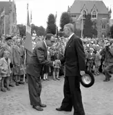 Gustaf VI Adolf, f. 11 november 1882, d. 15 september 1973, 
Sveriges kung från 1950, son till Gustaf V och drottning Victoria.